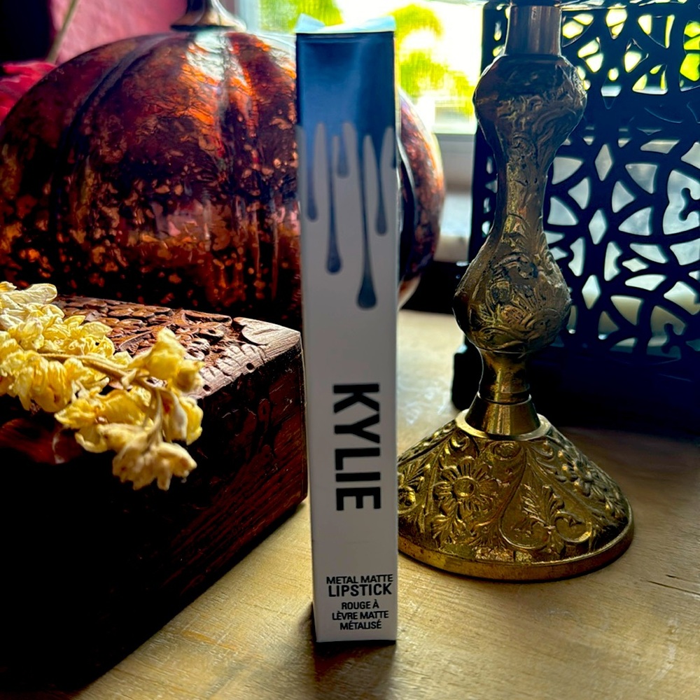 Kylie Cosmetics-Kymajesty